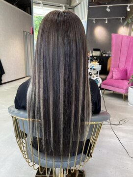 レヴェリー(REVERIE) #エクステ#プルエクステ#ハイライト#暗髪