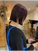 ボルドーカラー　ぱっつんボブ　ブラントカット