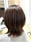 ミディアム　くびれヘア　ハイライトカラー
