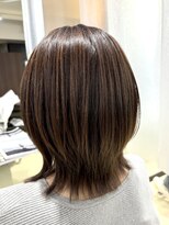 アズール 草加(azule) ミディアム　くびれヘア　ハイライトカラー