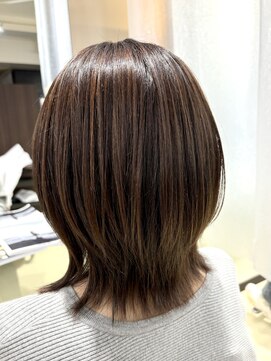 アズール 草加(azule) ミディアム くびれヘア ハイライトカラー