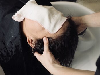 キュアラ(CUARA)の写真/定期的に頭皮環境を整える事でキレイな美髪へ導きます♪今ならお得なクーポン有り！お気軽にご来店下さい★