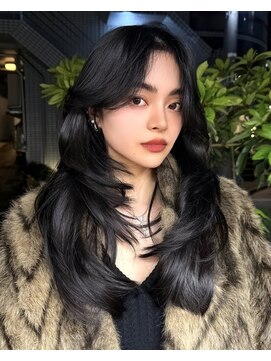 ヌエン 渋谷(NU/EN) 海外ガールレイヤーカット/バタフライカット/ハッシュカット