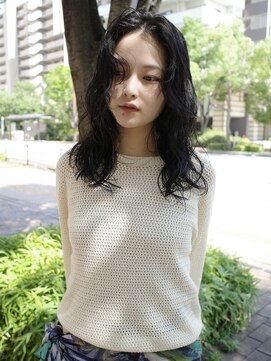 ウェウェ(wewe) コテ巻き風ミディアムパーマ