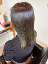美々百花 ザスパ(美々百花 theSPA)&nbsp;髪質改善 アッシュグレー トリートメント 艶髪 セミロング 20代