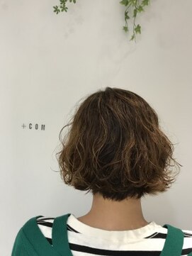 コム(com by neolive) ボブでパーマ