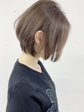 リヴ オオサカ(LIV OSAKA) 【 LIV OSAKA 】丸みショート_ラベージュ