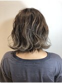ライトベージュ