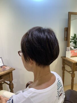 ユーネリー(U-NERY) 丸みのあるショートスタイル