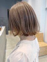 アイティー バイ アルバム 中野店(IT by ALBUM)&nbsp;ミルクティーベージュ_スリークボブ厚めバング_ba284182