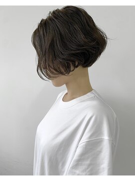 フィル(fil) 前下がりショート/ブラウン