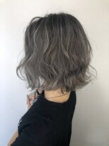 ヴィフクローネ(vifkrone) グレーバレイヤージュ【高山】