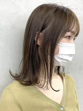 キラ 渋谷(KILLA) イルミナカラーグレーベージュ黒髪エアリーミディ