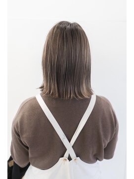 ユートゥイーズ つくば(U too e's) 《Utoo e's つくば美容室 》ハイライトで作るミルクティベージュ