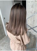 ベージュ系バレイヤージュ