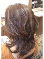 ヘアーサロン プアメリア(Puamelia)&nbsp;ニュアンスパーマウェーブリーチなしカラーブラウンくびれ巻き