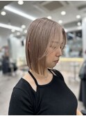 ミルクティーベージュ顎ラインボブケアブリーチワイドバング