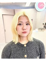 ヘルツ(Hz)&nbsp;ハッシュカット/レイヤーボブ/抜きっぱなしブロンド