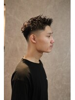 ザ クラン バイ ヘッドライト 仙台長町店(THE CLAN by HEADLIGHT) 【フェードカット】ミドルスキンフェード/ピンパーマ/仙台長町