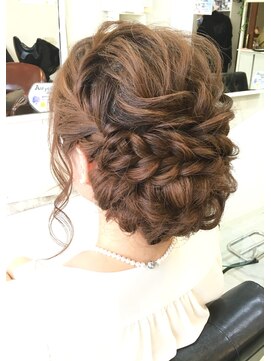 アンフィフォープルコ(AnFye for prco) 【AnFyeforprco】フェミニンアップヘア×フィッシュボーン