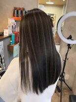 リエンスクレア(RIENS xrea)&nbsp;【xrea】暗髪ハイライト×山本優舞