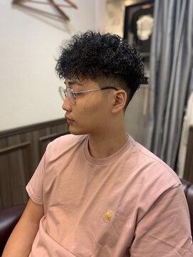 ミリオンバックス 上野(Million Bucks) プードルパーマ/ツーブロック