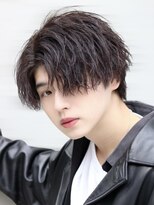 ルーシー 渋谷(LUCEY)&nbsp;センターパートニュアンスパーマフェザーパーマ波巻きパーマ