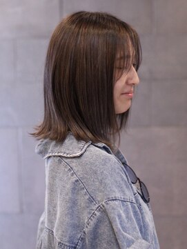 美々百花 ザスパ(美々百花 theSPA) 艶トリートメント ツヤ髪 ストレート グレージュ ヘッドスパ