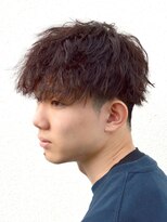 クリッパーオム(CLIPPER HOMME)&nbsp;緩めのパーマスタイル。