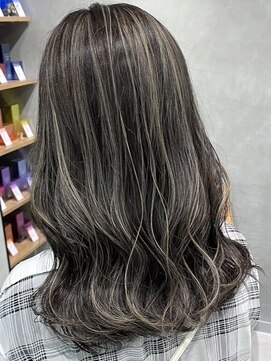 シャルムバイケンジ(Charm.by KENJE) 暗めカラーグランマッシュデザインカラー髪質改善20代30代有楽町