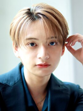 オーシャントーキョー サニー 原宿(OCEAN TOKYO Sunny) フェザーパーマセンターパートニュアンスパーマ韓国マッシュ黒髪