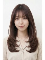 エマ(emma)&nbsp;大人可愛いレイヤーカット×シースルーバングに艶髪ラベンダー