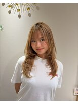 ファムバイアヴァンス(Femme by AVANCE.)&nbsp;ブリーチカラーのくびれレイヤーロング