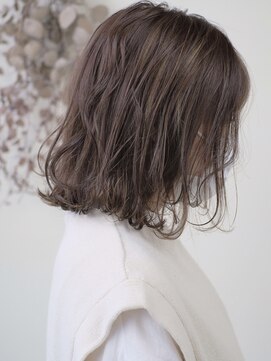 スパ ヘアーデザイン(SPA hair design) ハイライトカラー×アッシュブラウンのボブスタイル