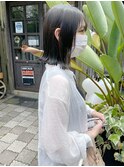 抜け感のある切りっぱなしボブ/オリーブグレーで透明感