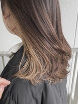 ロカ(roka)&nbsp;ふんわりカールのインナーカラーとシアーグレージュ