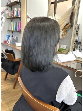 アンダーバーホワイトモデ 河内長野(_WHITE mode) ※ブリーチなし透明感カラーブルーグレー20代30代
