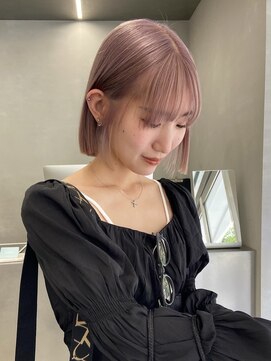 オーセン(Authen.) ピンクベージュ春色ハイトーンボブ