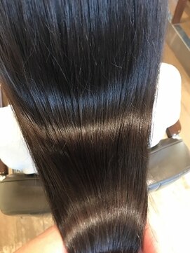 オハナ(ohana) 【ohana/表参道】艶髪イルミナカラー×ナチュラルネイビー。