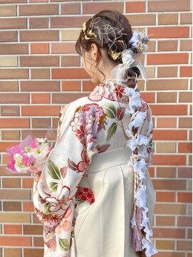 メーヴェ(Mowen) [ 袴のヘアセット ]