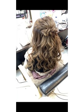 アリオン ゆるふわハーフアップ