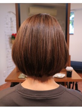 リコス(Ricos) ナチュラルな縮毛矯正で作る丸みのあるボブ