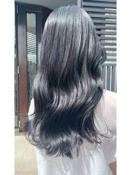 ミルバイアンフィニー(MIL by INFINI) ブルーブラック×うるさらロング