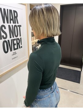 ナンバースリー 綱島店(Number Three) シャドールーツホワイトグレージュ【Number Three綱島】