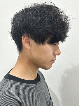 ヒュイル バイ ニアウ(Hwyl by Niau) メンズマッシュツーブロックシャドウパーマニュアンスパーマ眉毛