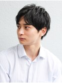 スーツ短髪ツーブロック束感モテる黒髪シークレットパーマ流行