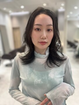 シュク 高円寺(SYUK) くびれレイヤーミディアム/顔周りカット/SYUK高円寺【青木】