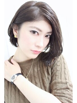 ディー(dee) dee 大人のグレージュ×ウェットボブ