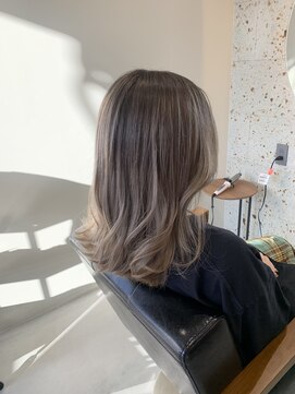 ティム(tim) ホワイトベージュ