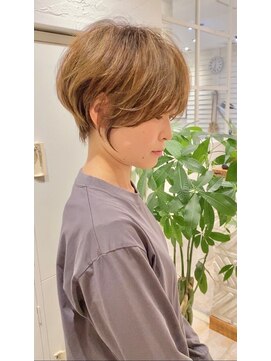 アデプト 綾瀬店(adept) 前下がり丸みショートボブ【綾瀬/北千住/亀有】